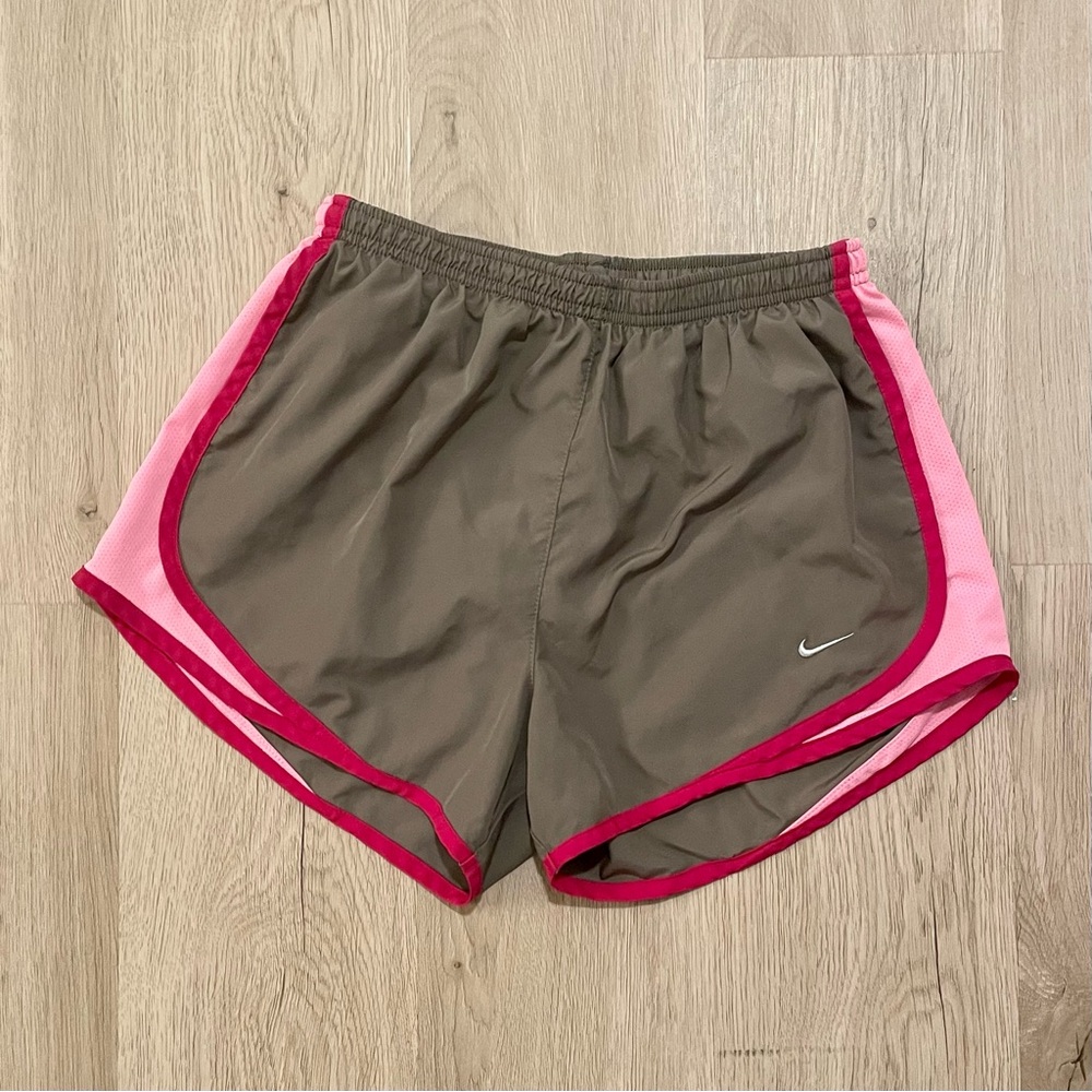 Women’s NIKE